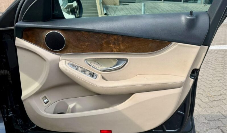 2014 Mercedes-Benz C-Class C200 Avantgarde Auto full